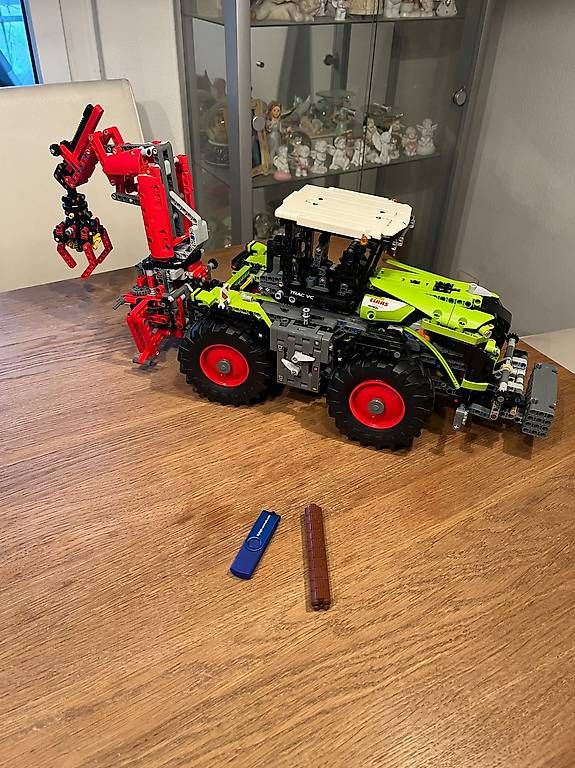 Lego Kit di costruzioni: Claas Xerion 42054 – Usato da Olten venduto da Einwegparadies 2