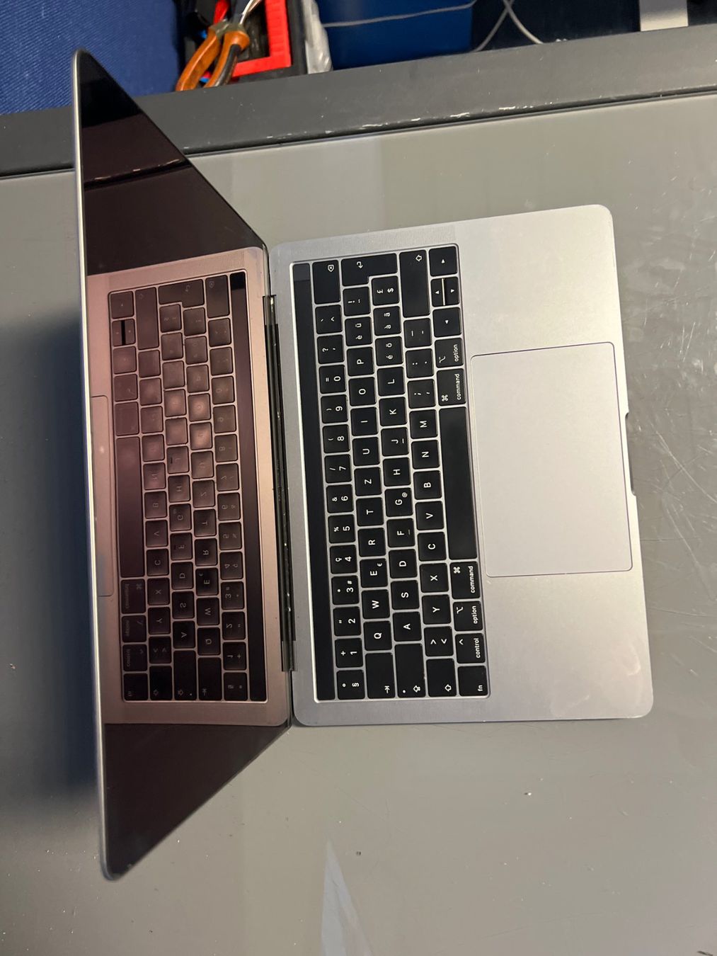 Apple Notebooks: MacBook Pro 13" Grey 2018, defekt, startet nicht #08 – Defekt aus Dietikon von speedkauf 3