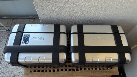 2 x GIVI TRK46N TREKKER MONOKEY SEITENKOFFER SCHWARZ/SILBER