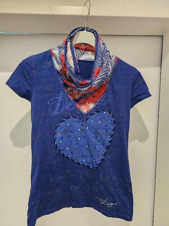 Desigual T-shirt: Desigual Tshirt – Nuovo (secondo la descrizione) da Hochdorf venduto da Berry005
