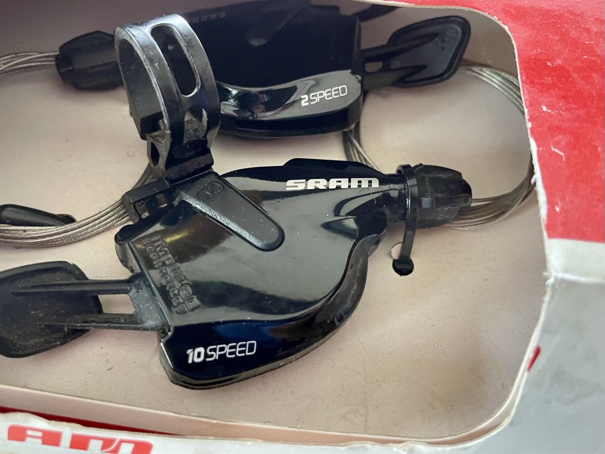 Sram Pezzi di ricambio: Commandes de vitesses VTT Sram Apex 2 x 10 vitesses – Nuovo e nell'imballaggio originale da Chesalles sur Oron venduto da cajealti