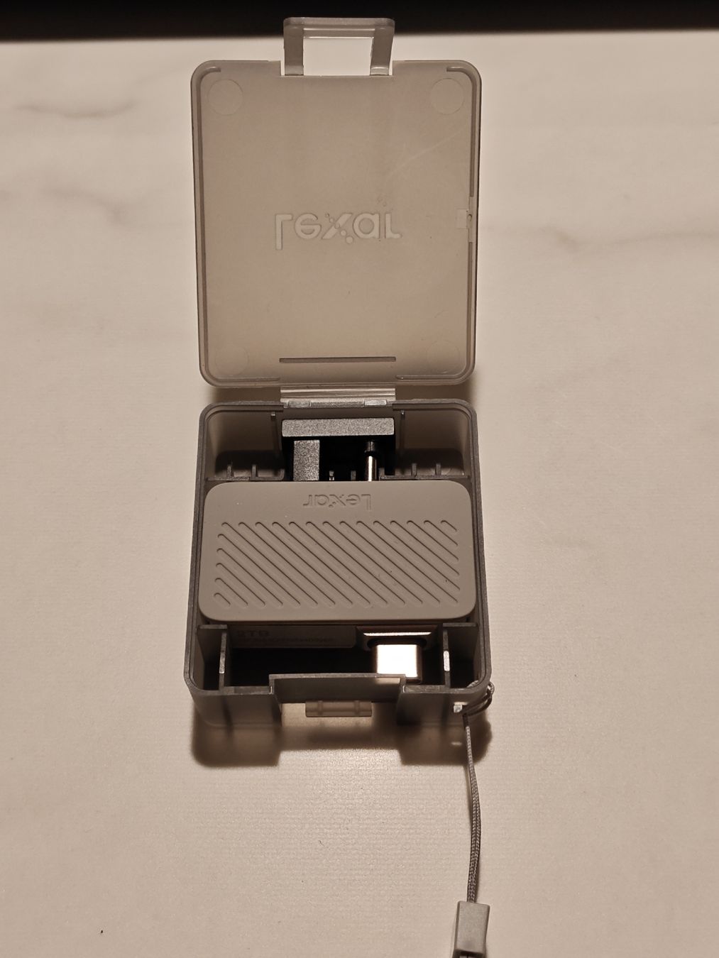 Lexar Dischi rigidi: Lexar Professional Go Portable SSD 2TB – Usato da Fällanden venduto da gnyslb