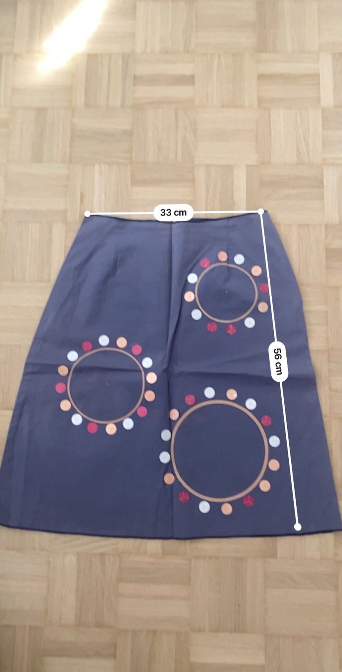 Gonne: Rock von Designerin Venera Arapu – Usato da Zürich venduto da Basilou98 4
