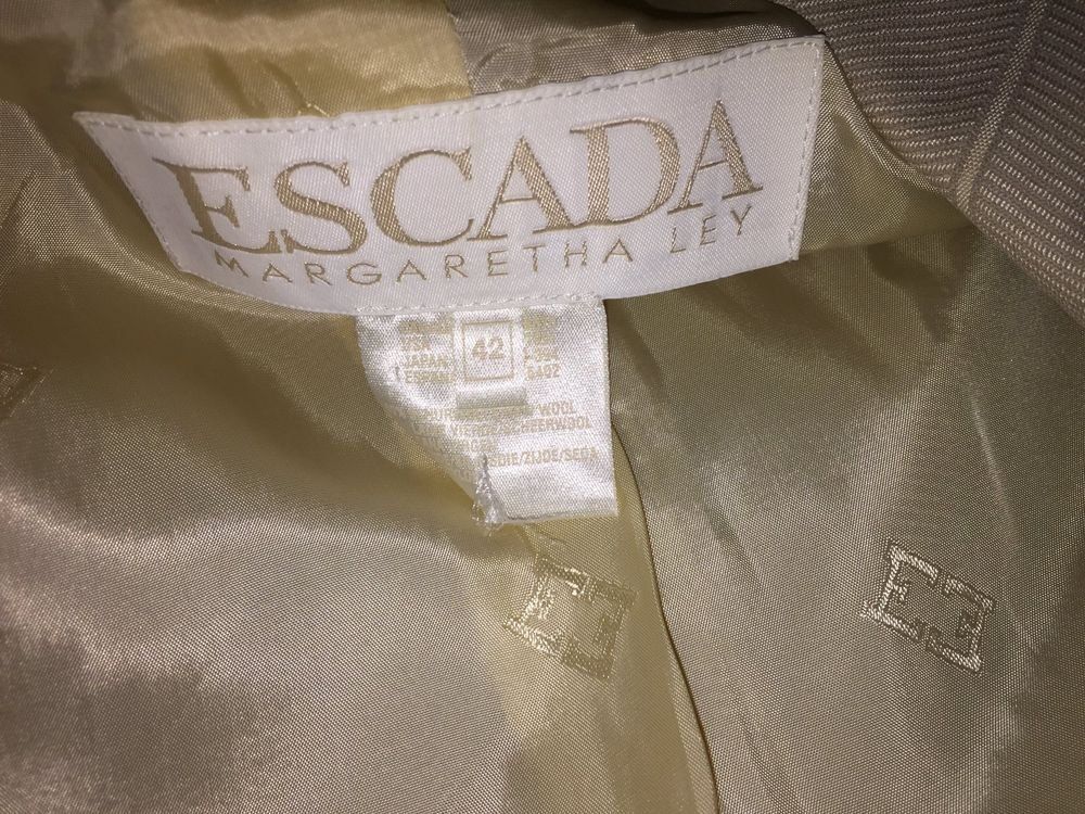 Escada Giacche: Blazer soie/seide  ESCADA   Taille / Grosse 42 .... – Usato da Cossonay-ville venduto da Super-Price-Quality 9