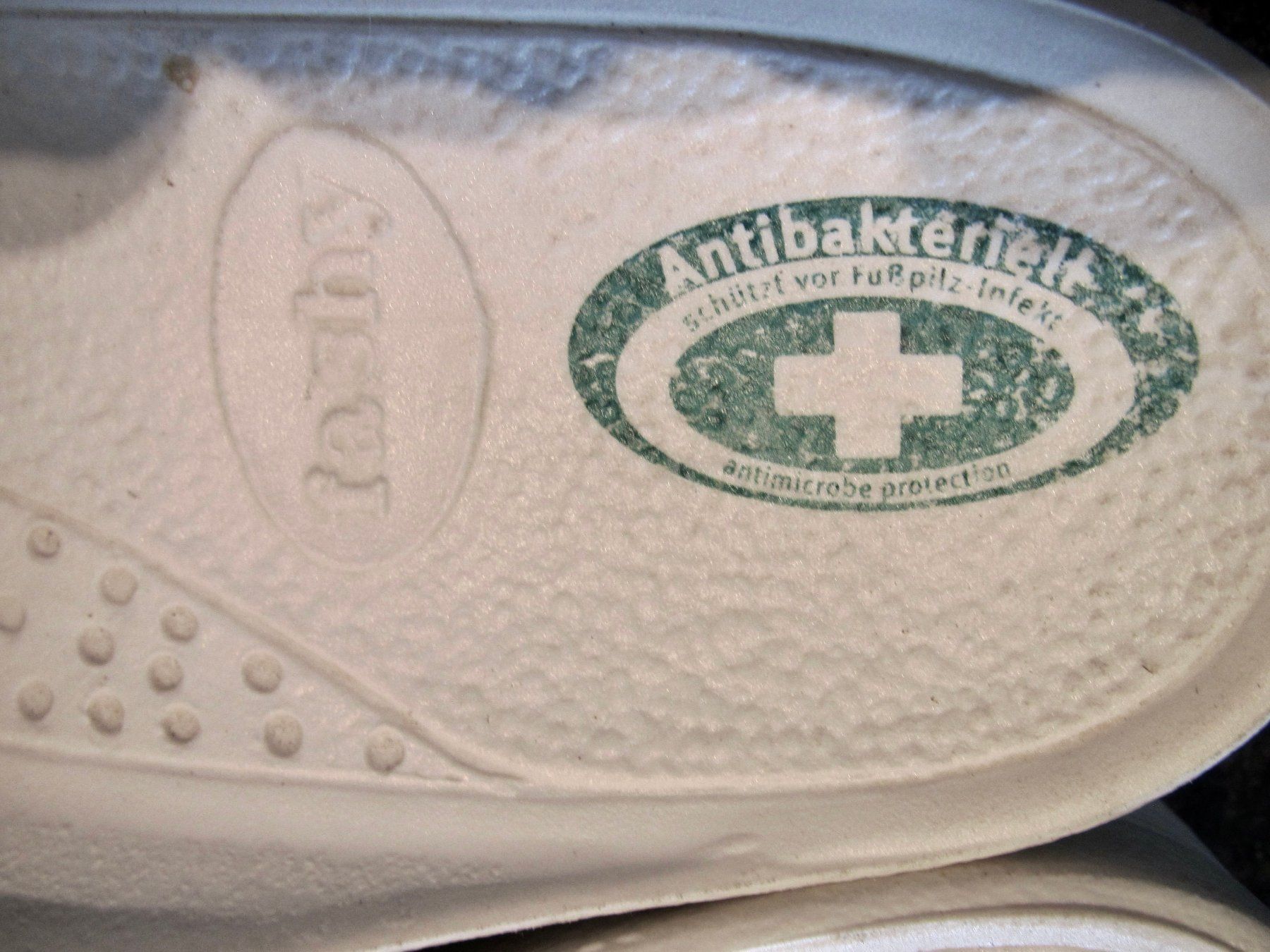 Scarpe da donna: CHAUSSURES DE BAIN FASHY ANTIBACTERIE – Usato da Murten venduto da Selliot 2
