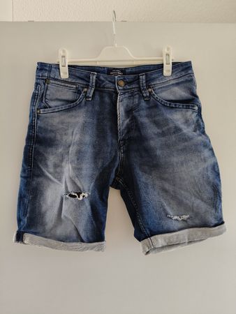 Short Jack&Jones homme taille S, idéal pour l'été!