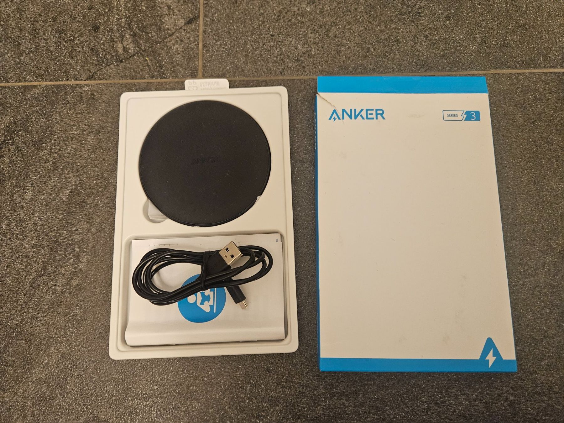Caricabatterie: Anker PowerWave Pad Model A2503 - wireless charging – Usato da Zürich venduto da Rivkah 1