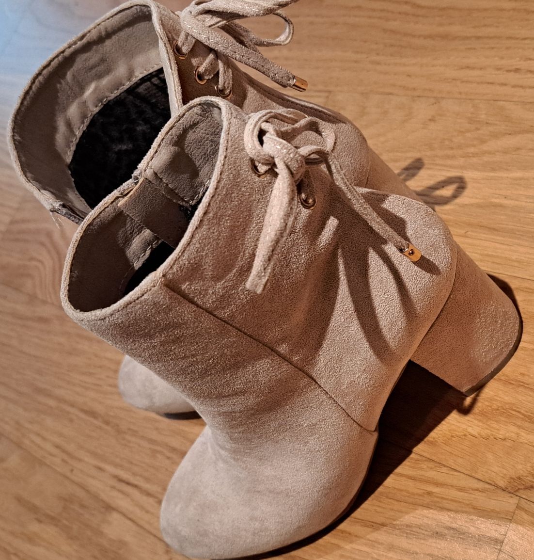 Scarpe da donna: Stiefeletten Beige – Nuovo (secondo la descrizione) da Seengen venduto da ja6_65wp