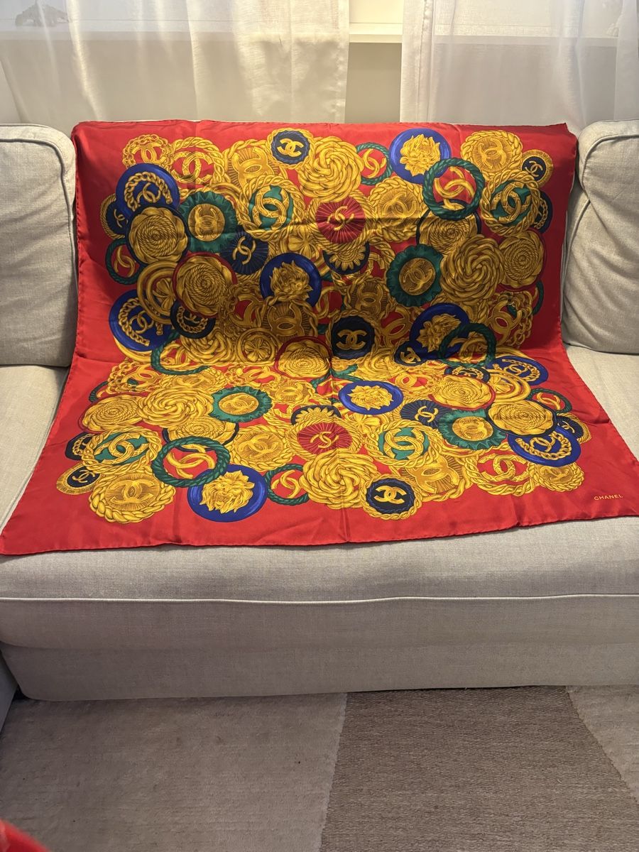 Chanel Foulards, Tücher & Schals: CHANEL Schal – Gebraucht aus Rotkreuz von Vintage_lover1 1