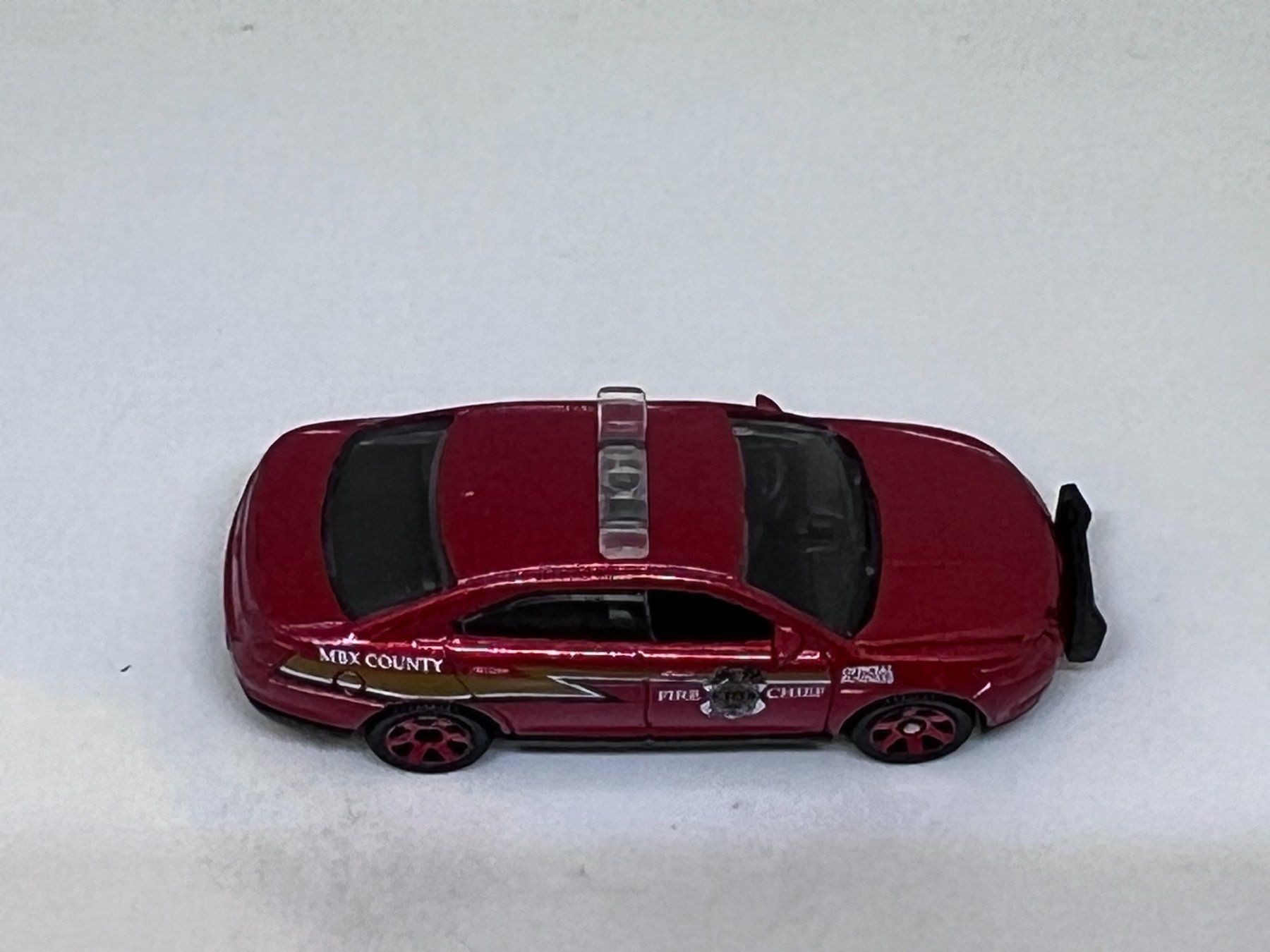Matchbox Modellini d'auto: Matchbox Ford Police Interceptor #725 – Usato da Wildegg venduto da LaaBoutique 1