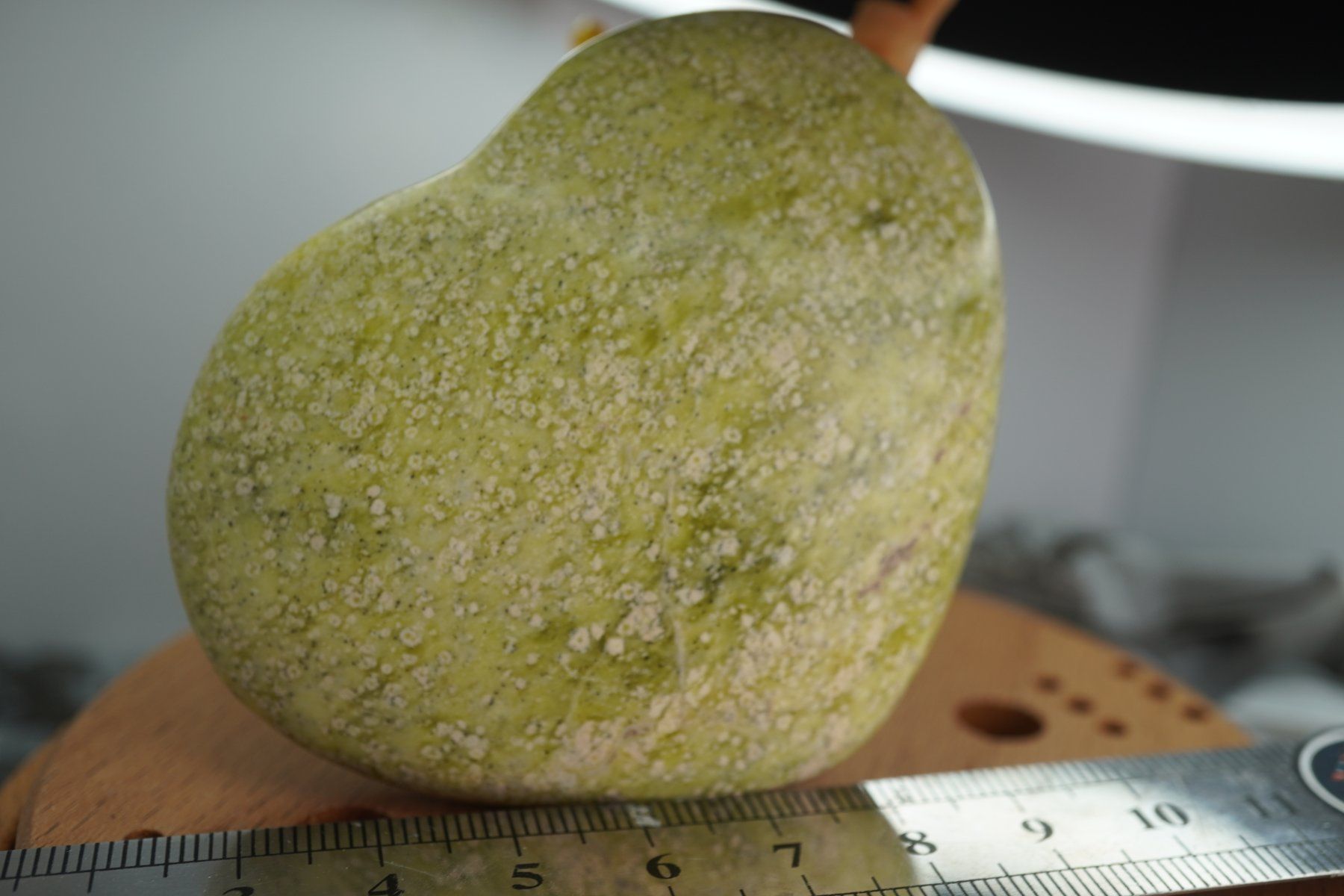 Mineralien & Heilsteine: Lizardit Jade     Herz      7cm   Räumung  np28.- – Neu und originalverpackt aus Eschenbach SG von topstone