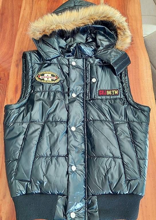 Gilet & Giacche senza maniche: Gilet / Weste – Usato da Ennetbürgen venduto da Keule185