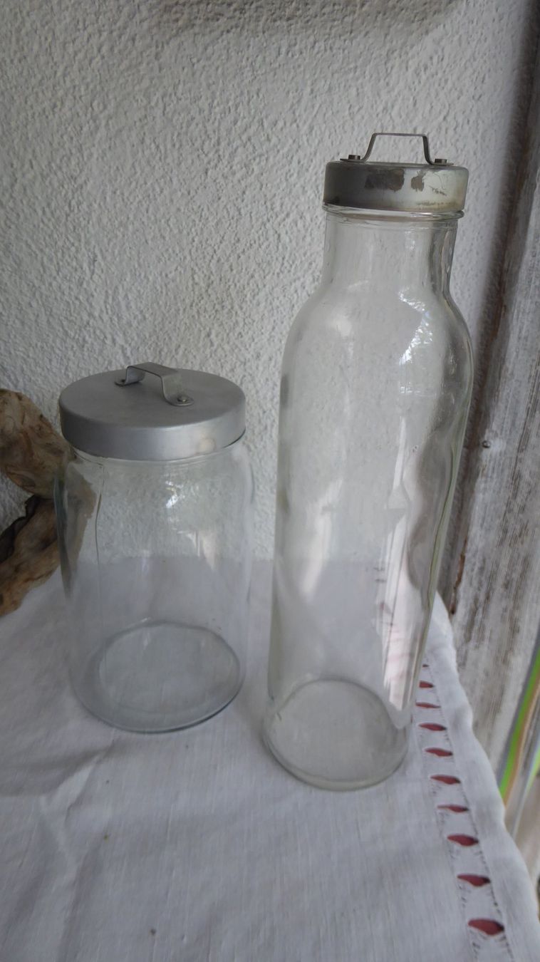 Tutte le decorazioni: 2 Deko Glasflaschen mit Deckel – Usato da Sargans venduto da Benziner