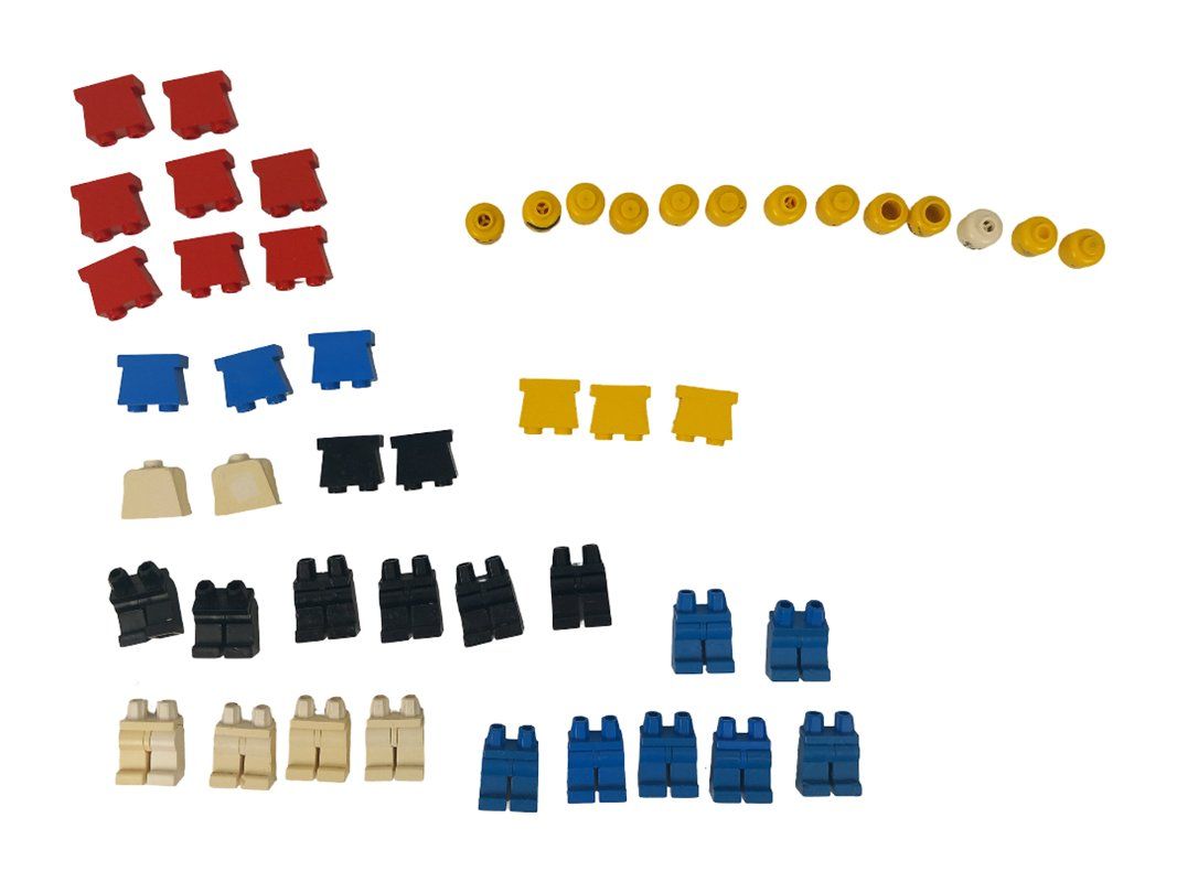 Lego Giocattoli: LEGO Beine, Köpfe und 2 Oberkörper – Usato da Hünenberg venduto da Restwert_Zug 1
