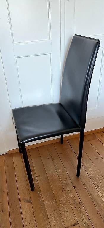 Chaises: Interio Kunstleder Stuhl – D'occasion à Zollikerberg par kajschi