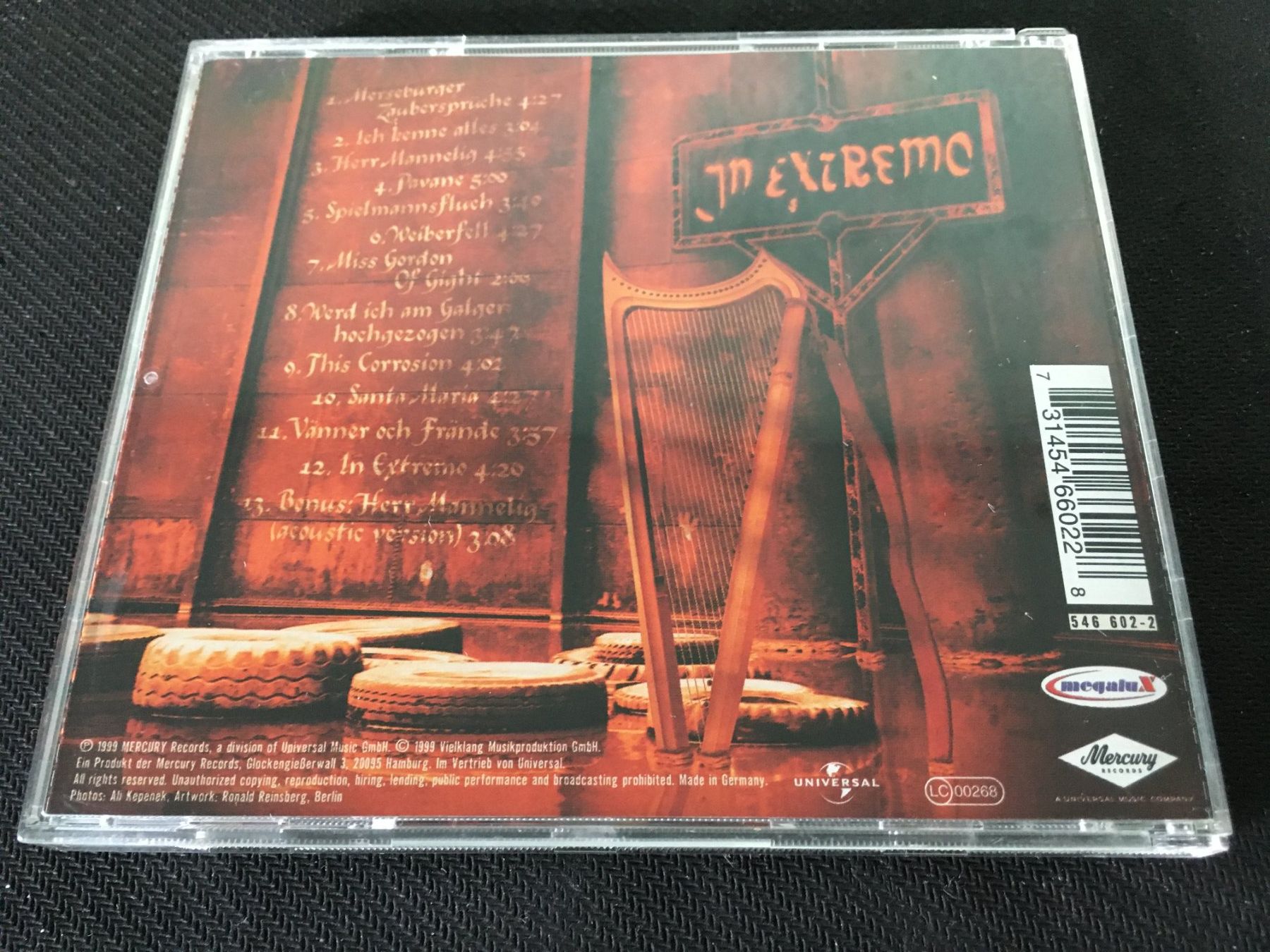 CD: In Extremo - Verehrt und Angespien -CD- – Usato da St.Gallen venduto da MedienJoe 2