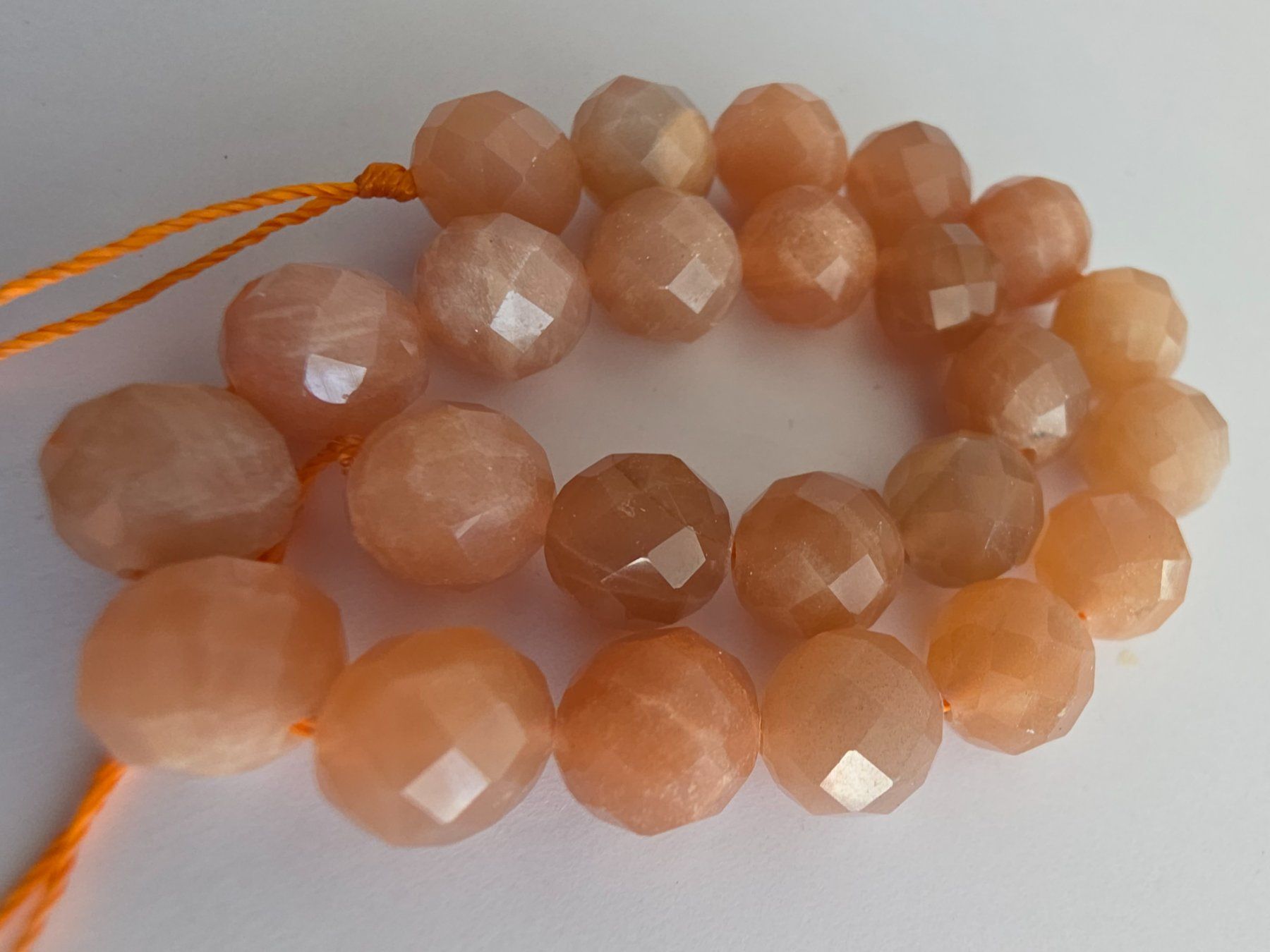 Ketten: Sonnenstein facettiert 8mm. Strang – Neu und originalverpackt aus Menziken von Mirager 1