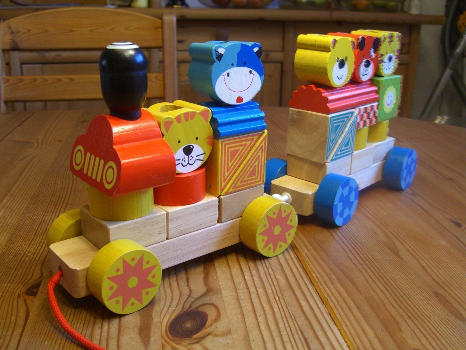 Spielzeuge: schöne, bunte 2er Holz-Klötzli Eisenbahn – Gebraucht aus Winterthur von Gaia 1