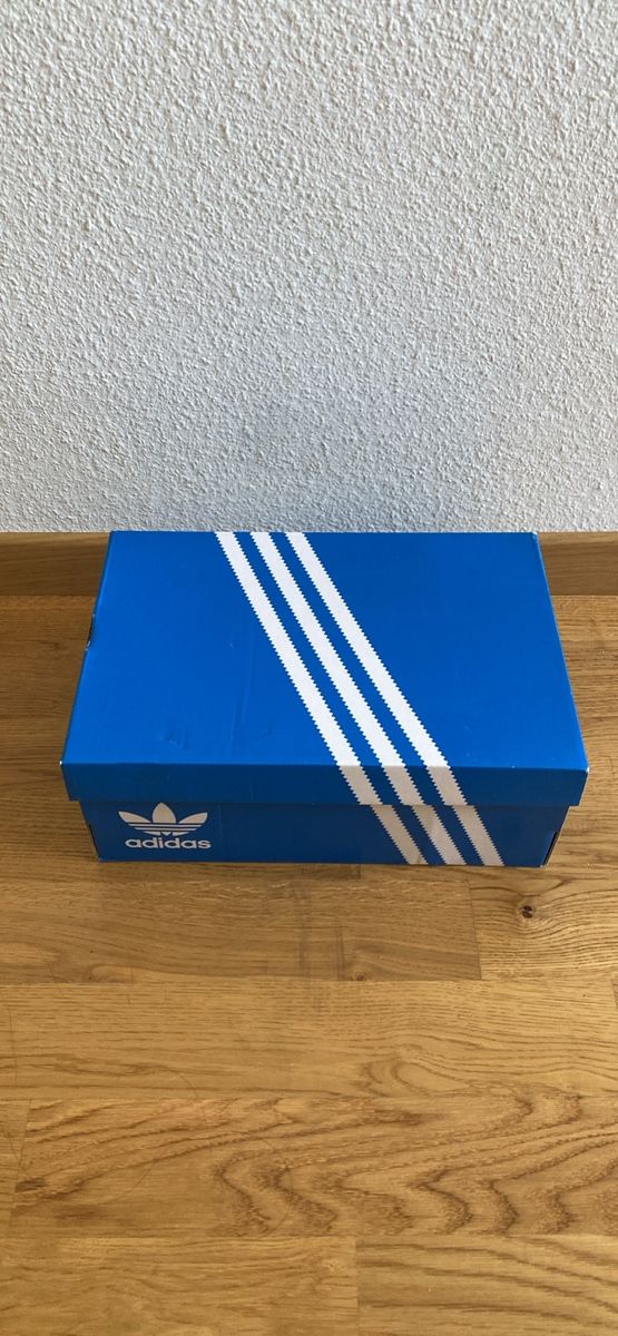 Adidas Scarpe da donna: Adidas Ozweego Beige Neu – Nuovo (secondo la descrizione) da Horw venduto da SirLuna24