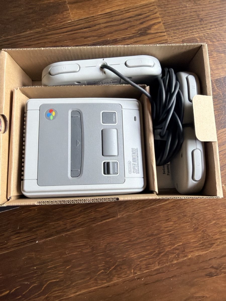 Nintendo Consoles: Nintendo Super NES Classic Mini Console – D'occasion à Bellinzona par Andreea90 1