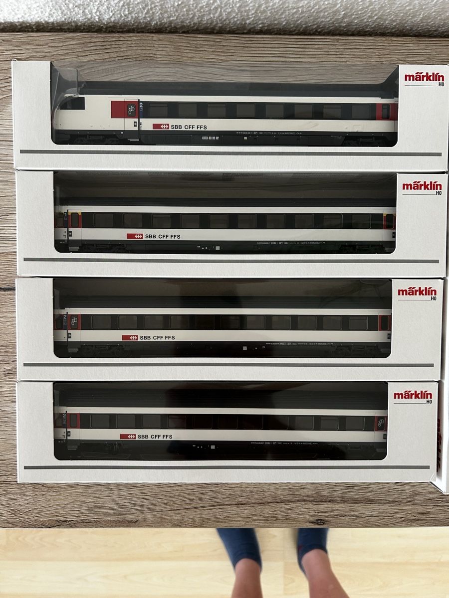 Märklin Modellini di ferrovie: Märklin 42164 – Usato da Rotkreuz venduto da smoeren 1