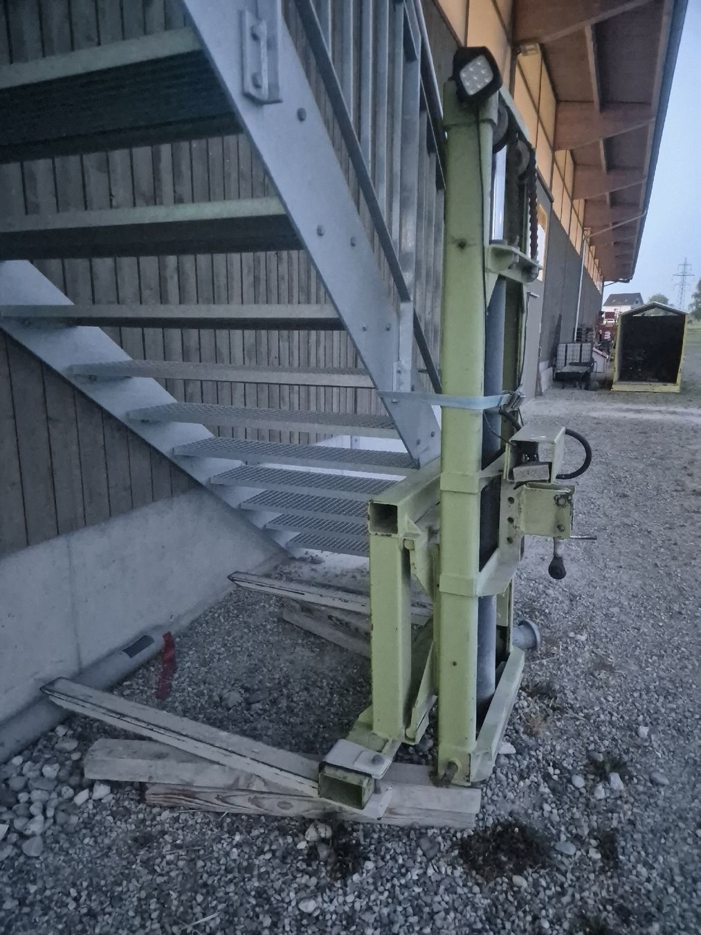 Carrelli elevatori e a forche: Gabelstapler für Dreipunktanbau – Usato da Aadorf venduto da mic_8y86