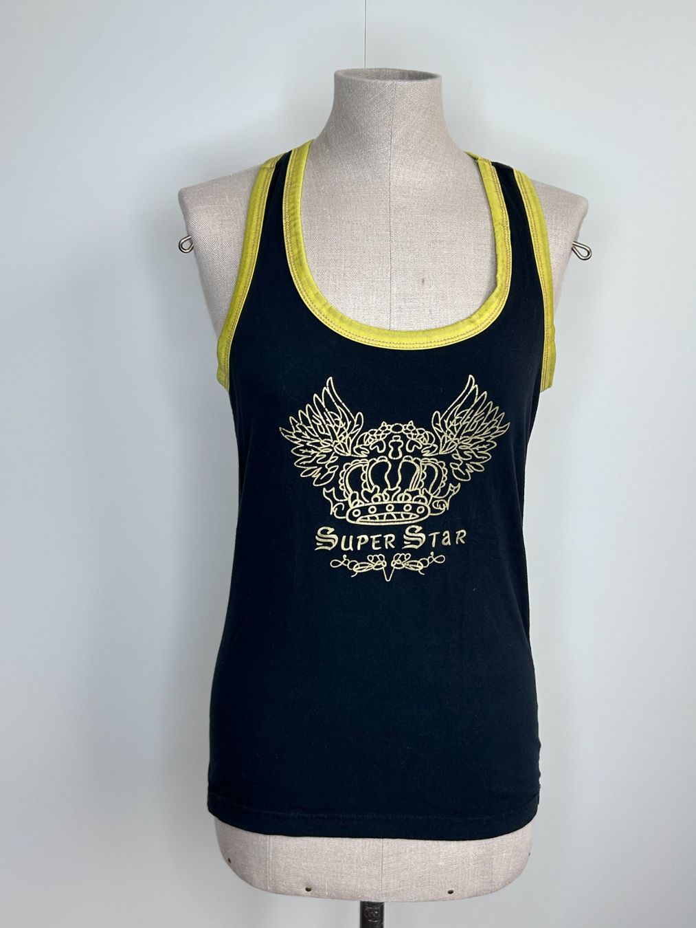 H&M Top: Vintage Super Star Racer Top – Usato da St. Gallen venduto da look-twice