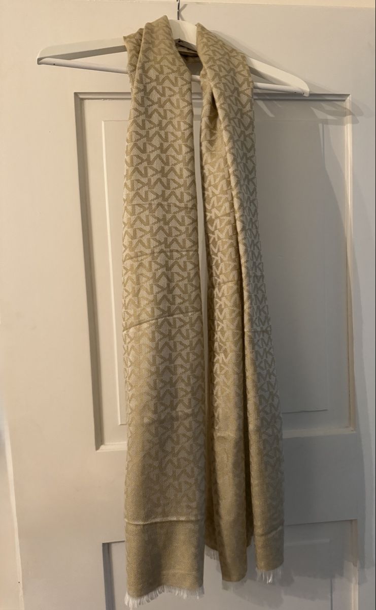 Foulard & Sciarpe: Michael Kors Scarf - Beige & neutral pattern - Cosy! – Usato da Rüschlikon venduto da luc_q2tl 4