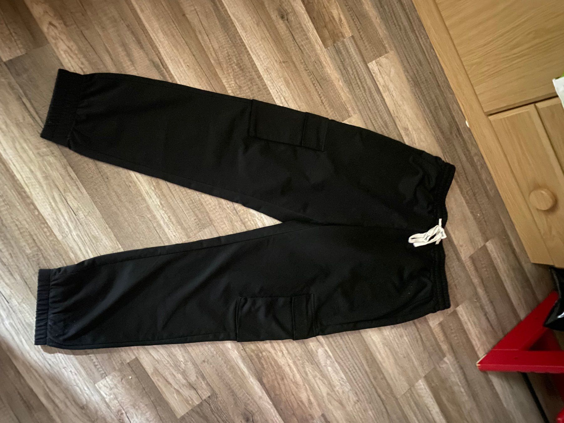 Pantalons: Cargo-Style Trainerhose schwarz Grösse XL – D'occasion à Allenwinden par Obalu 1