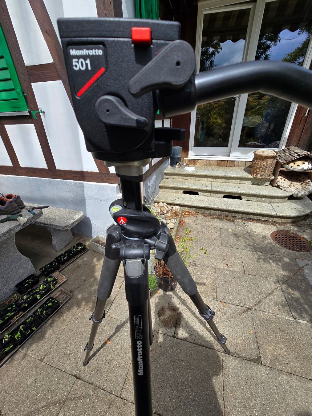 Manfrotto Stative & Stativköpfe: Manfrotto Stativ 055XPROB mit 2 Köpfen – Gebraucht aus Amlikon-Bissegg von blue_racoon 1