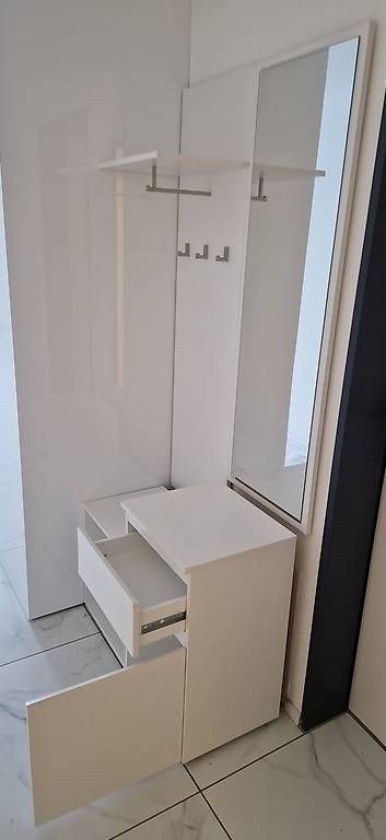 Guardaroba: Garderobe Shark Dekor weiss matt – Usato da Romanshorn venduto da fag_gnd6