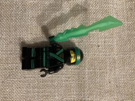 LEGO Ninjago Lloyd Minifigur mit Schwert - Top Zustand!