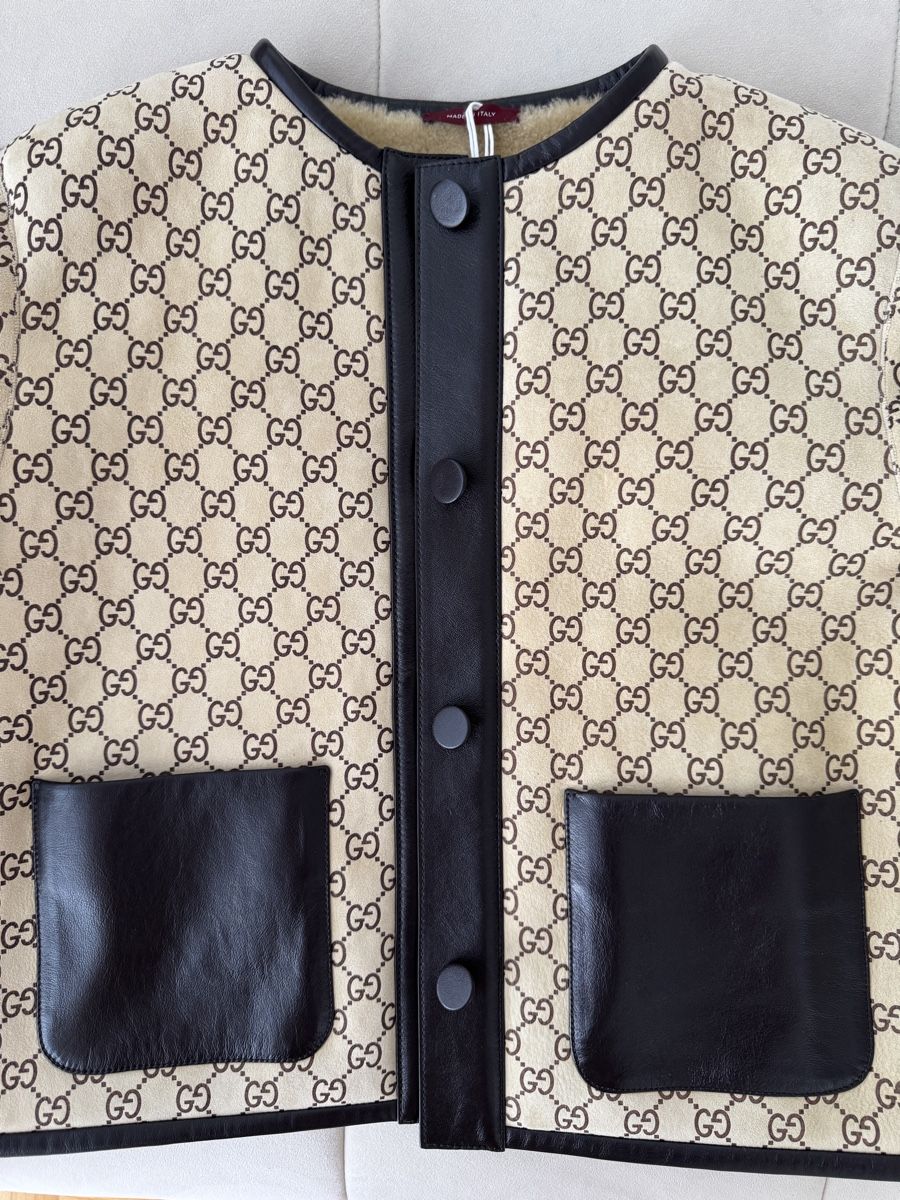 Gucci Vestes: Gucci Jacke mit innen Fell – Neuf avec emballage d'origine à Neuenhof par ili_l5qv 1