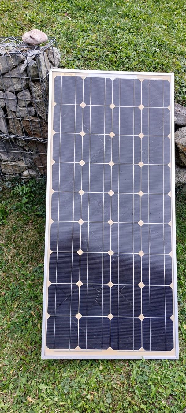 Dispositivi a energia solare: Solarmodul 100W gebraucht – Usato da Silenen venduto da pc-internet