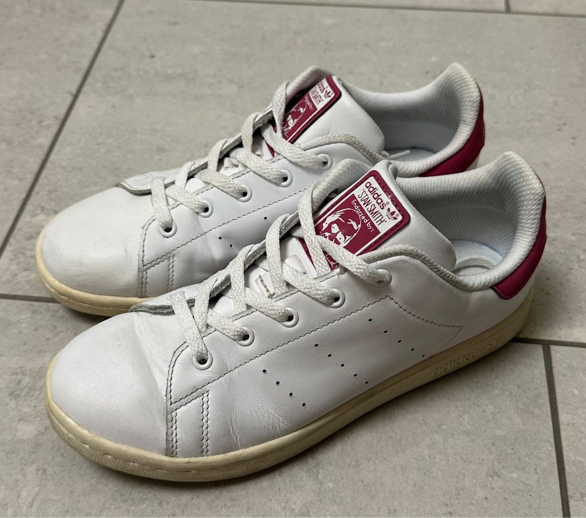 Adidas Herrenschuhe: Adidas Stan Smith Sneaker, Grösse 35, Weiss/Rosa – Gebraucht aus Winterthur von o16zh