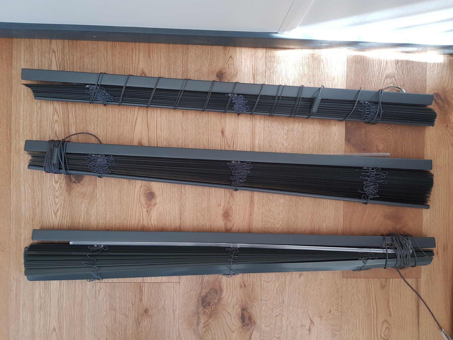 Tende da sole: 3x Jalousie dunkel silberfarben – Usato da Büron venduto da preact