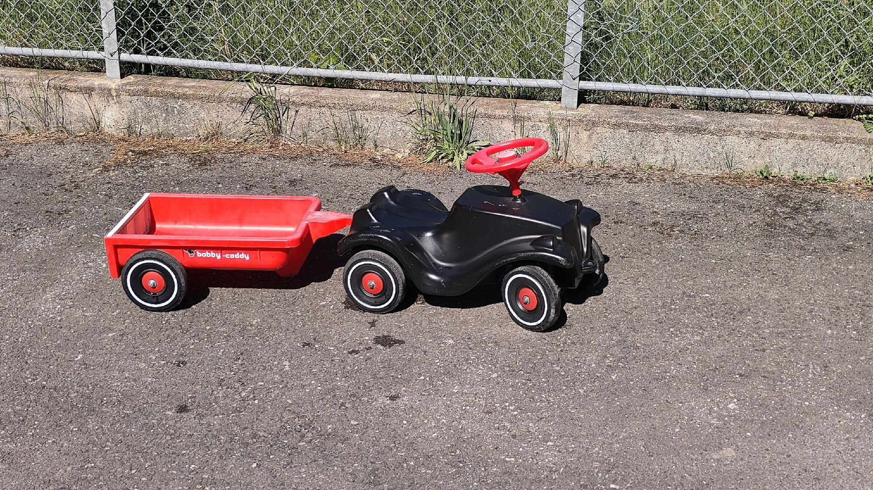 Big Veicoli per bambini: Bobby Car mit Anhänger – Usato da Vättis venduto da niv_cv2r
