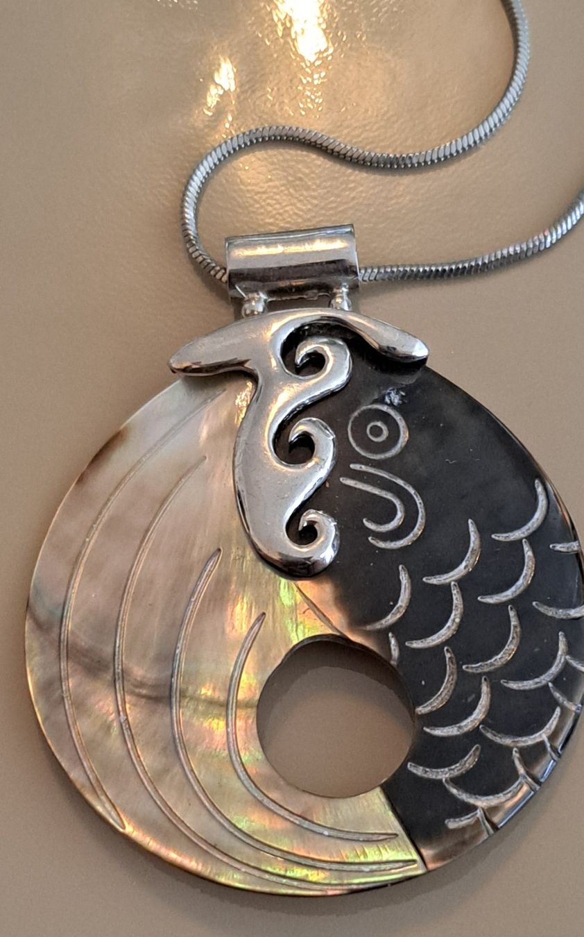 Colliers: Collier poisson nacre – D'occasion à Biel/Bienne par raf_2yqq 1