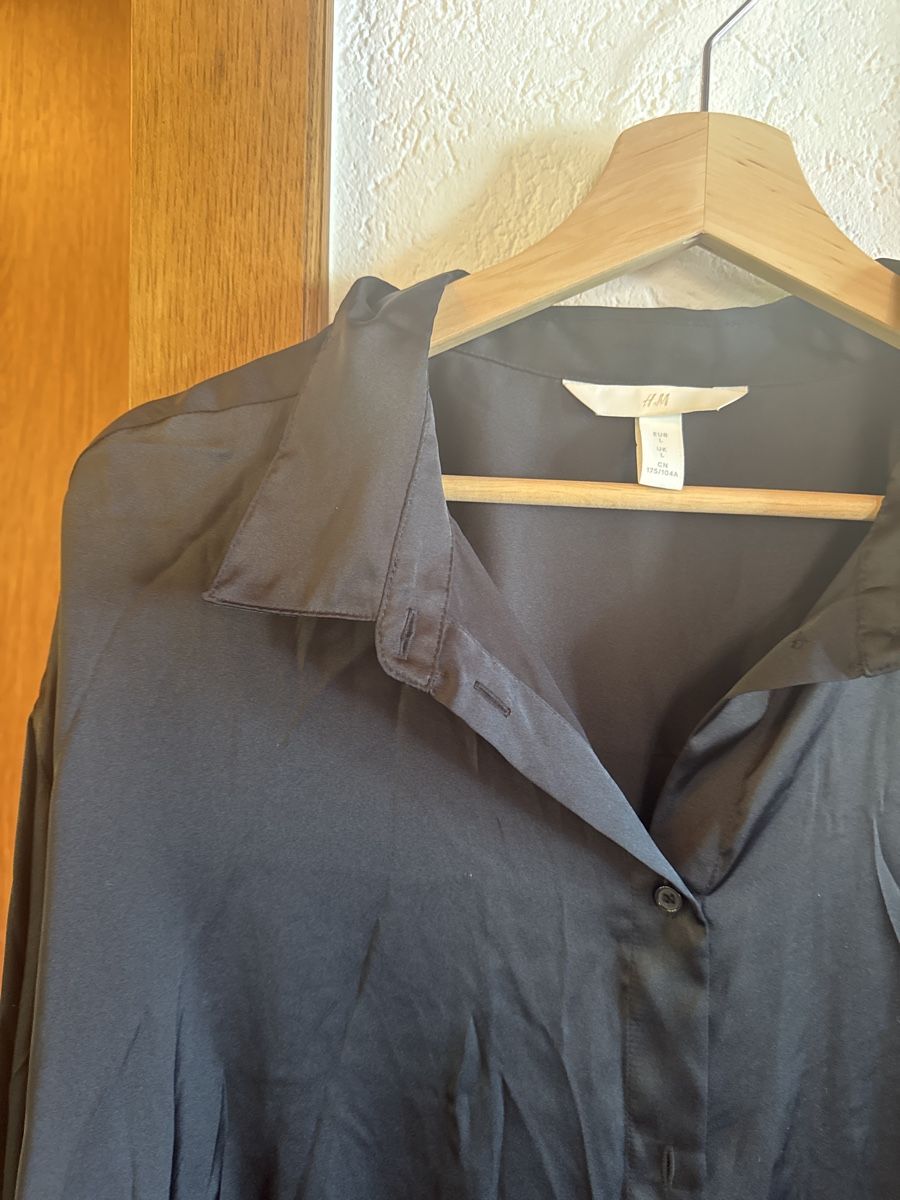 H&M Blusen: Hendbluse Satin Look – Neu (gemäss Beschreibung) aus Rohrbachgraben von kae_5lhf 1