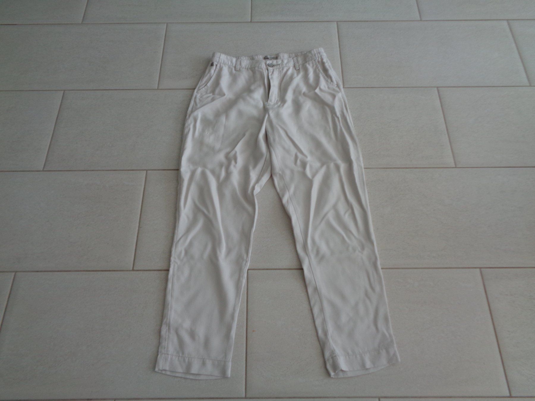 Nile Hosen: NILE HOSE GR.M NEUWERTIG – Gebraucht aus Rotkreuz von Samballi