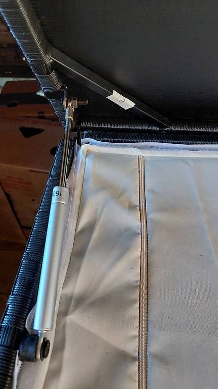 Box contenitori: Gartenkissenbox auf Rollgestell mit4 Rollen – Usato da Seedorf BE venduto da Frinlin 4