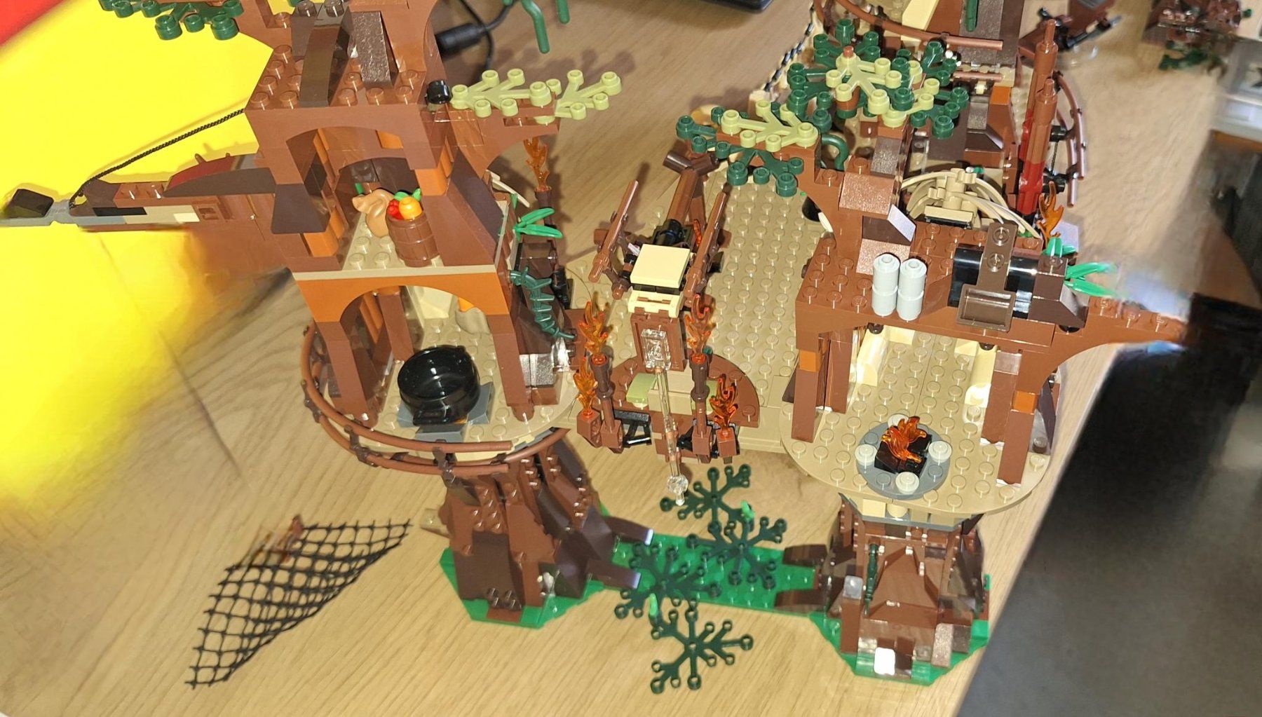 Lego Jeux de construction: Lego 10236 EWOK VILLAGE – D'occasion à Genève par BrickFanGe 2