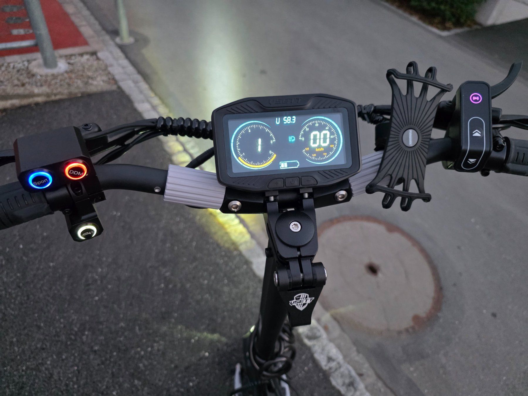 Scooters: VSETT 10+ Elektroroller – D'occasion à Hergiswil NW par swi_zcd7 5