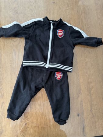 Arsenal  Trainingsanzug Kinder schwarz neuwertig 86 12-18 M