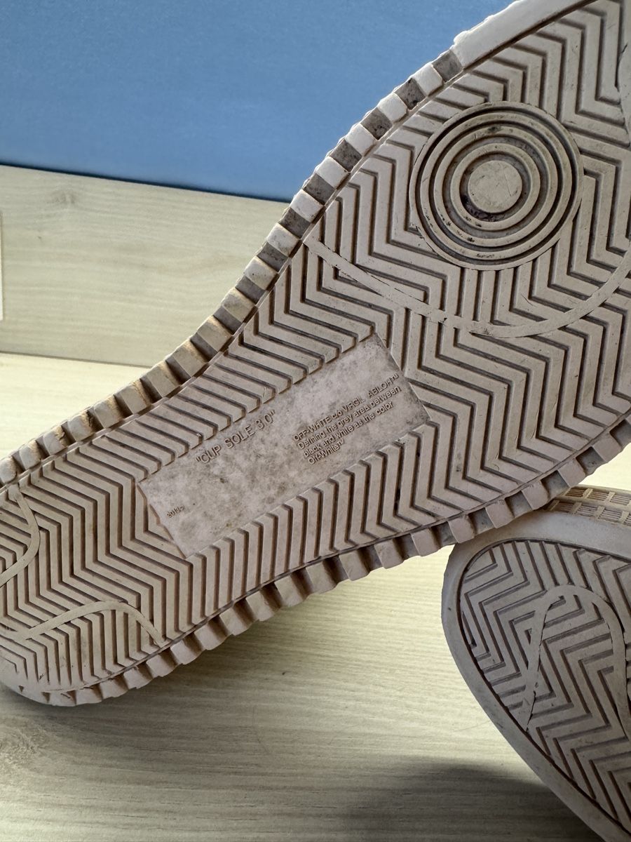 Off-White Chaussures hommes: Off-White High Top Sneakers Size 42 Used – D'occasion à Clarens par Ian_calvin 3