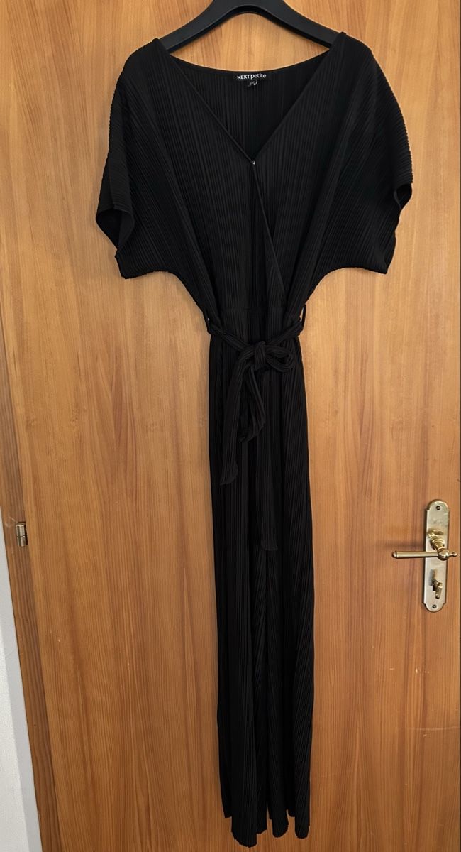 Next Jumpsuits: Next Petite Jumpsuit Schwarz Gr. 40 – Gebraucht aus chur von corazon710