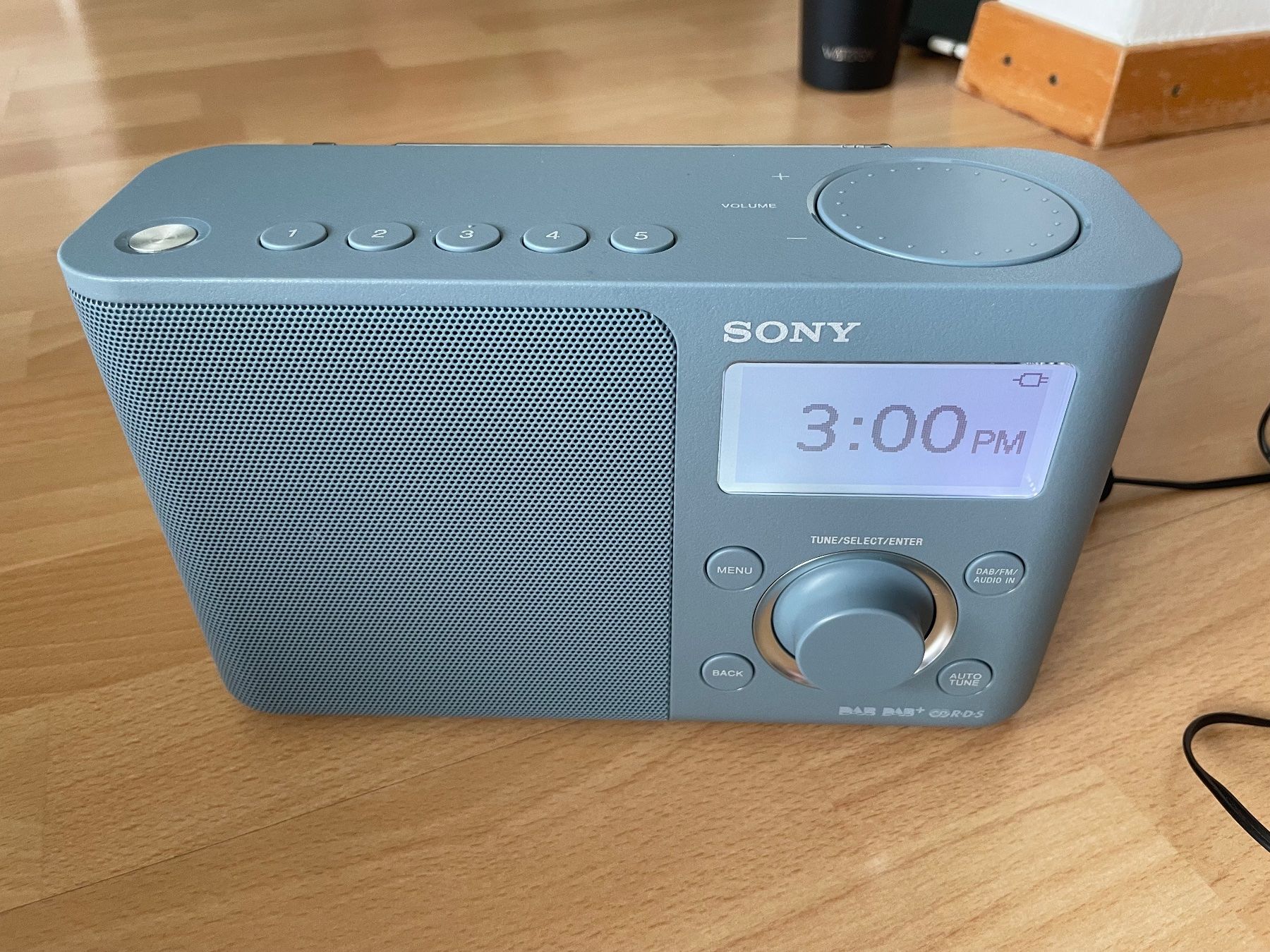 Sony Radios: Sony DAB/FM Radio XDR-S61D hellblau – D'occasion à Uznach par nat_z9bb