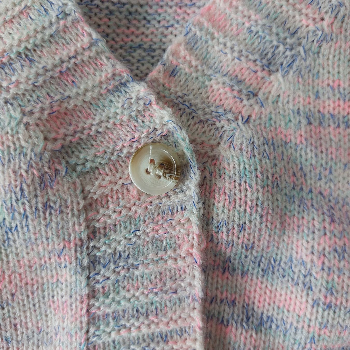 Giacche: Hübsche Strickjacke Grösse L – Nuovo e nell'imballaggio originale da Muri AG venduto da ReBoutique 2