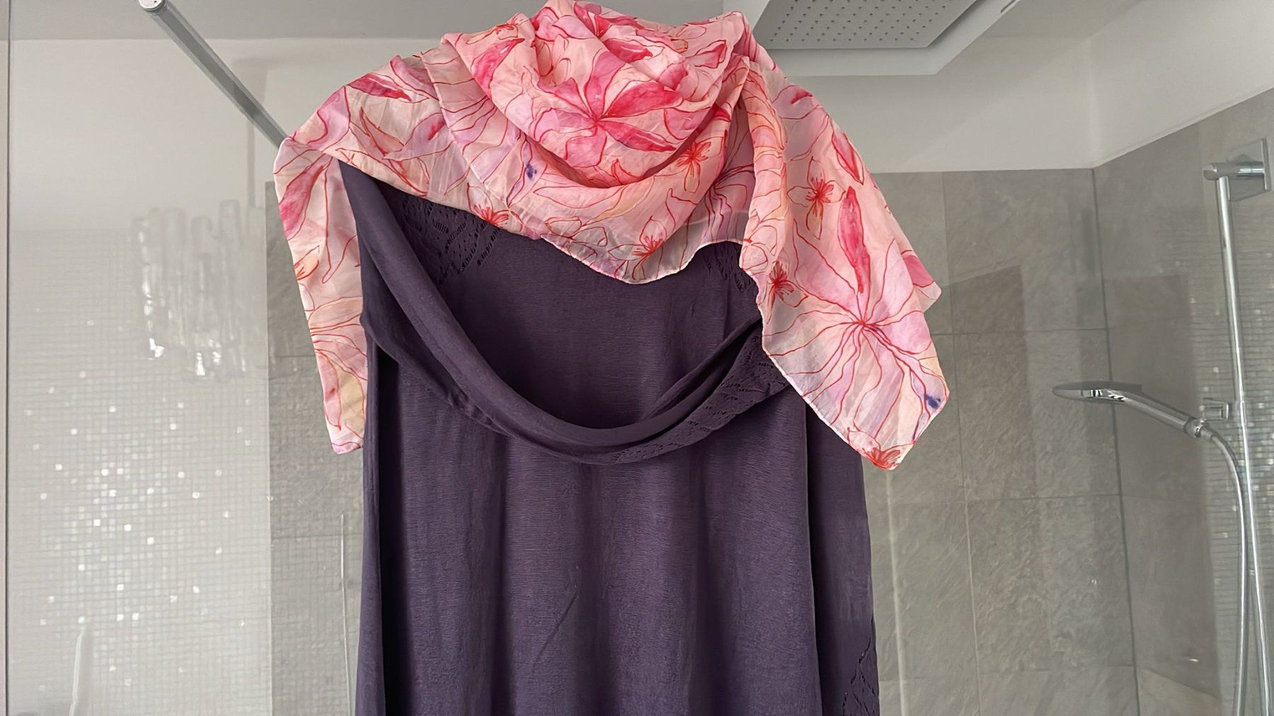 Kleider: Violettes Strickkleid NoaNoa S – Gebraucht aus Huttwil von heinzdaniel63 6