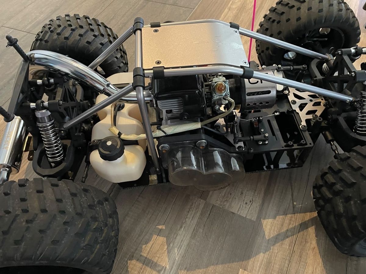 Reely Modellismo RC: Rc Verbrenner Benzin Auto 2 Takt – Usato da Thörigen venduto da Edith034 3